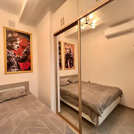 Center Apartment *